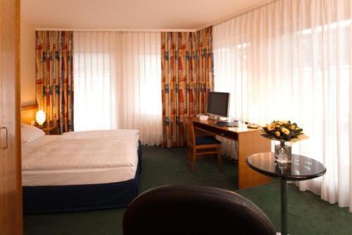 Hotel Zum Deutschen Eck Meerbusch Room photo